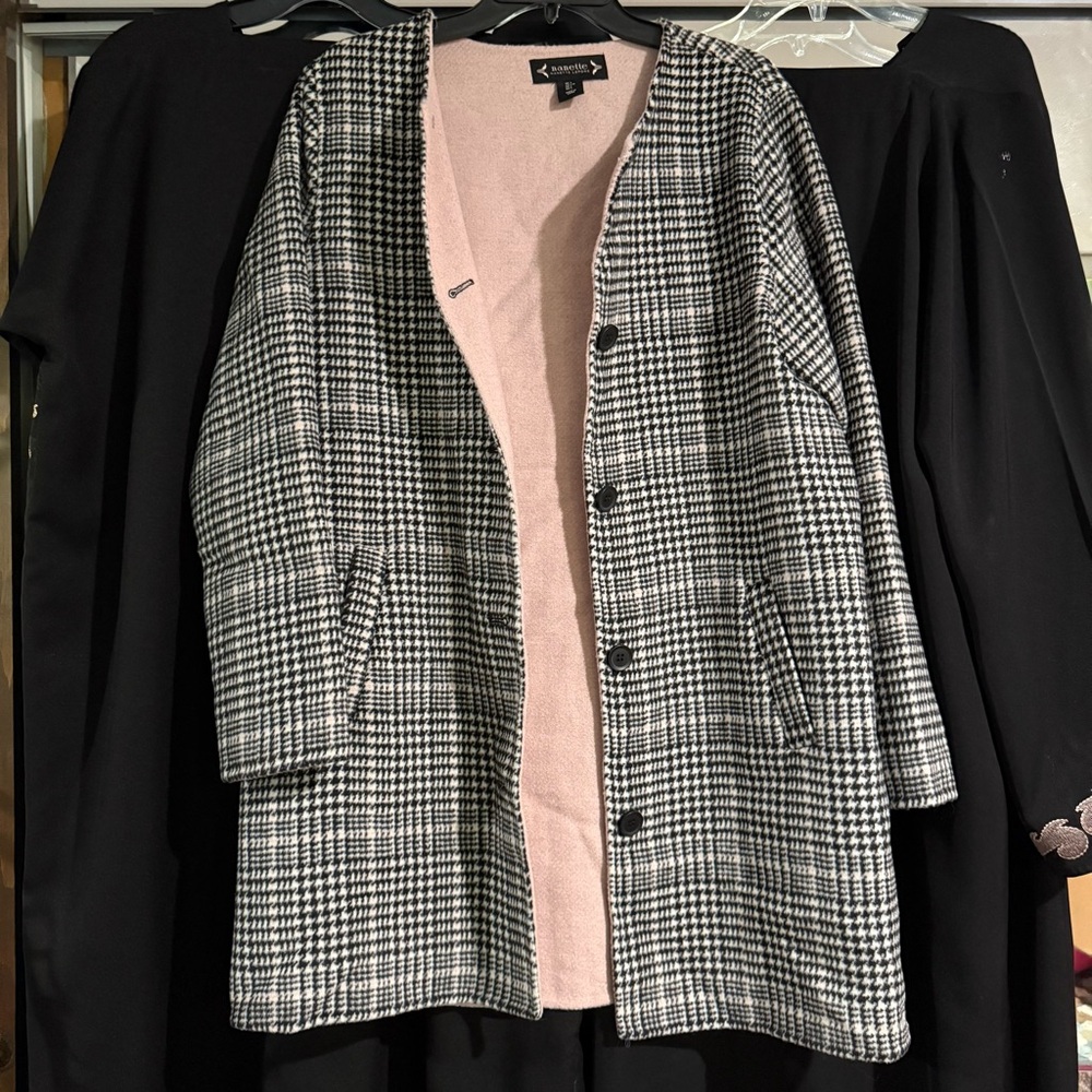 Nanette Lepore black white and pink lightweight coat